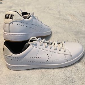 Nike 2014 Tennis Classic Ultra Leather Court Shoes women’s 9.5 white like new